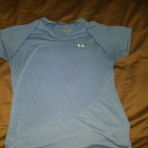 Sz XS Under Armour V-Neck Tee